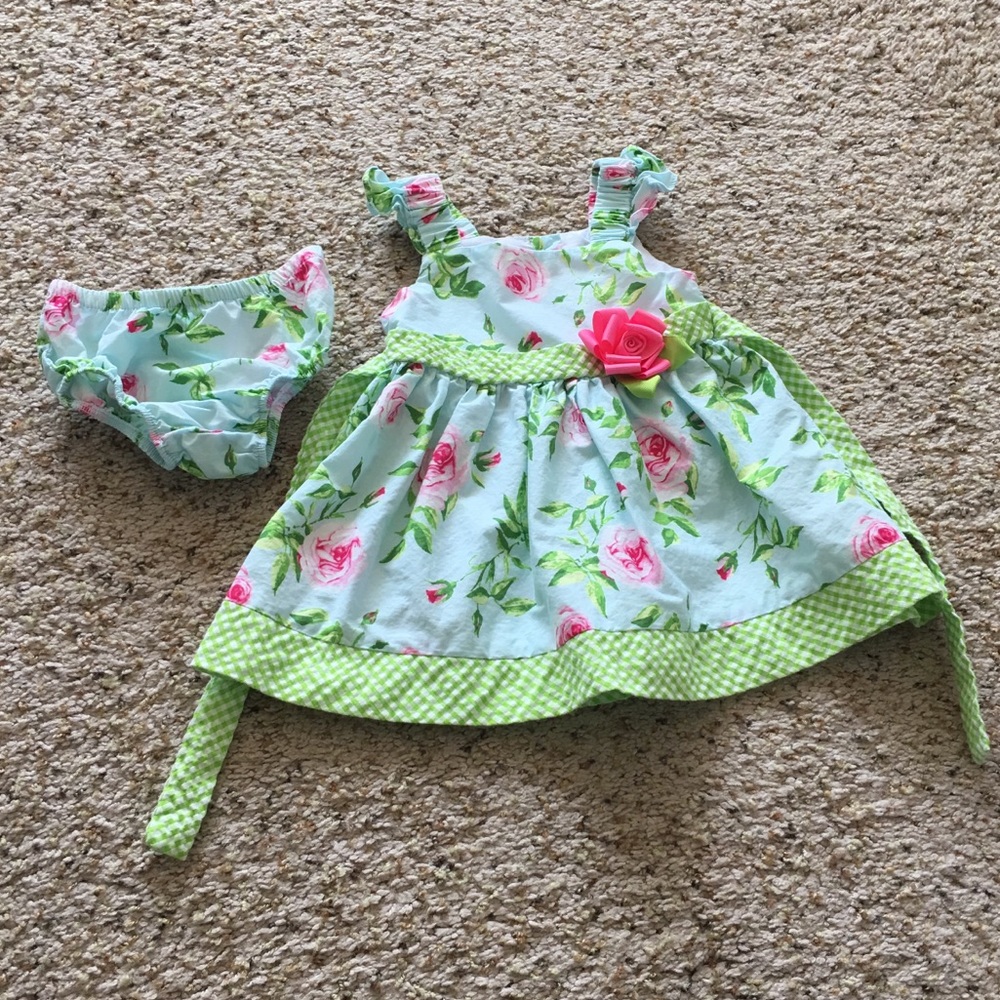 NWOT 6-9 month baby dress